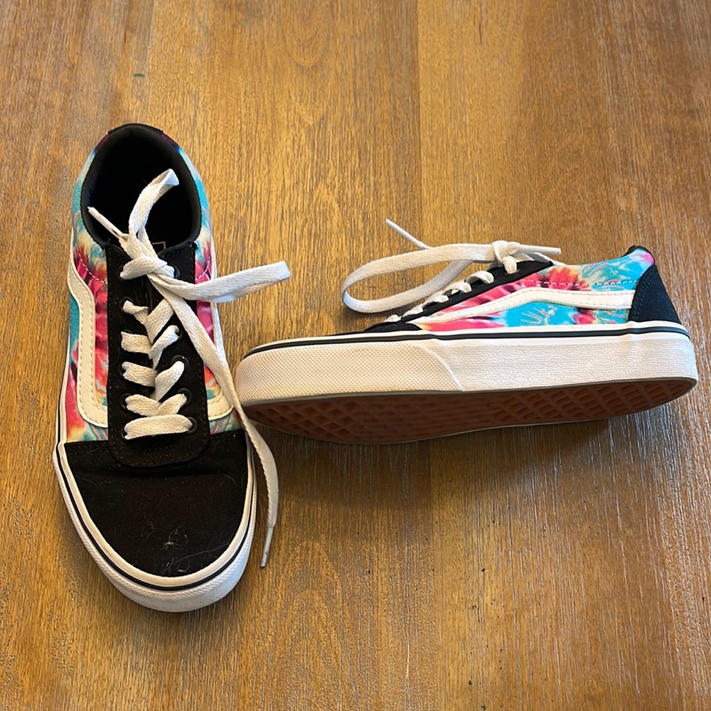 New Girls Vans Size 1